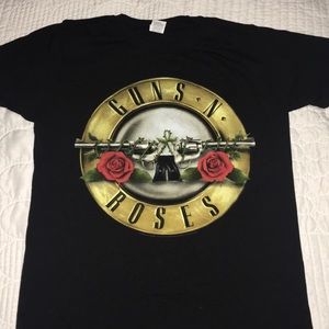 A classical guns and roses 100% cotton small tee